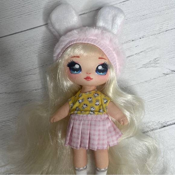 Na! Na! Na! Surprise Doll 9" Aubrey Heart Bunny Series 1 MGA Entertainment - Picture 2 of 3
